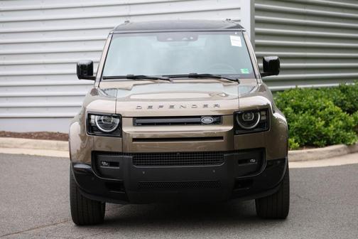Gondwana Stone 2026 Land Rover Defender 130 P400 X-Dynamic SE