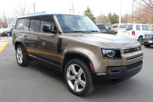 2026 Land Rover Defender 130 P400 X-Dynamic SE