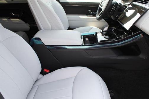 2025 Land Rover Range Rover Sport P360 SE