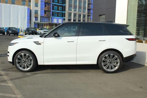 Fuji White 2026 Land Rover Range Rover Sport P360 SE
