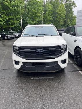 White Metallic 2025 Ford Expedition Active
