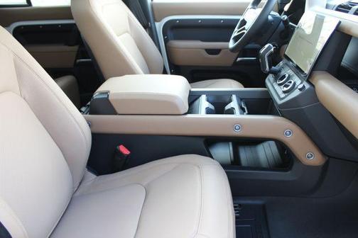 2026 Land Rover Defender 110 P400 X-Dynamic SE