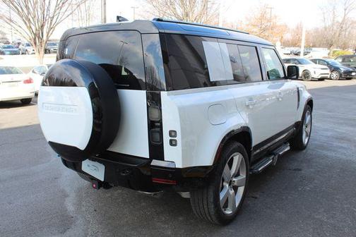 2026 Land Rover Defender 110 P400 X-Dynamic SE