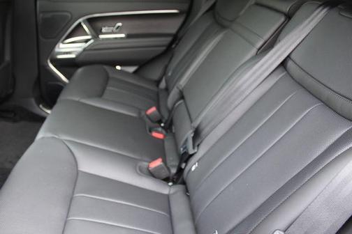 2026 Land Rover Range Rover P400 SE SWB