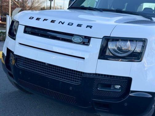 2024 Land Rover Defender 110 P400 X-Dynamic SE