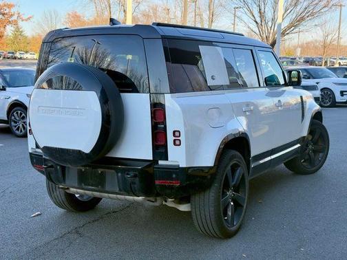 2024 Land Rover Defender 110 P400 X-Dynamic SE