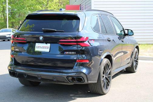 Carbon Black Metallic 2024 BMW X5 M60i