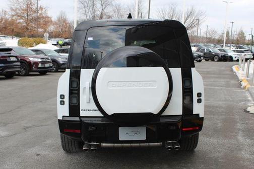 2026 Land Rover Defender 130 P500 V8