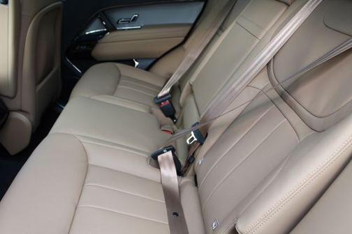 2026 Land Rover Range Rover Sport SE