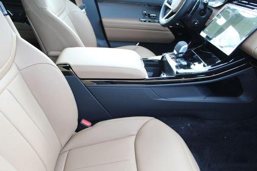 2026 Land Rover Range Rover Sport SE