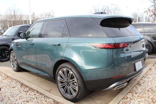 2026 Land Rover Range Rover Sport SE