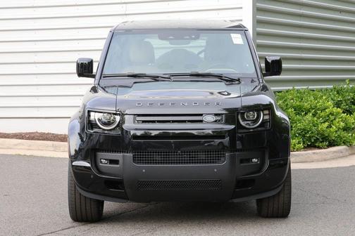 Santorini Black 2026 Land Rover Defender 110 P500 X-Dynamic SE