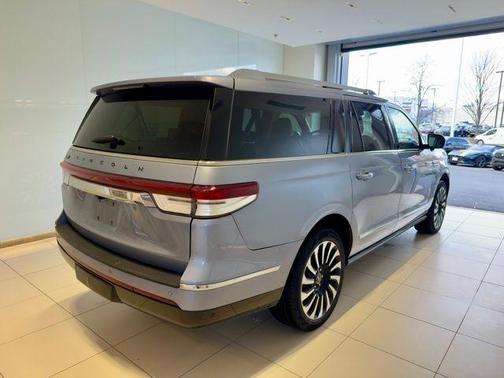2022 Lincoln Navigator L Black Label