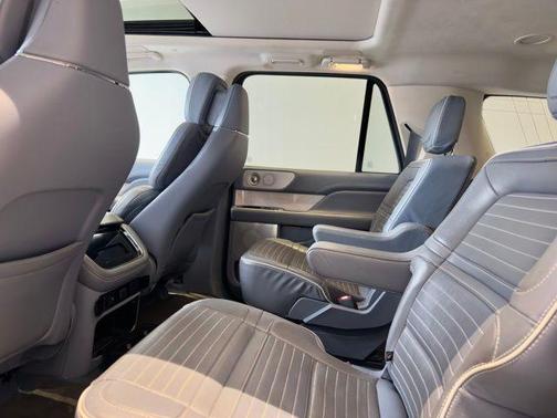 2022 Lincoln Navigator L Black Label