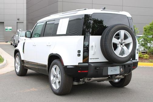 Fuji White 2026 Land Rover Defender 110 P400 X-Dynamic SE