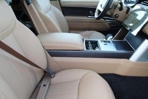 2025 Land Rover Range Rover P530 SE