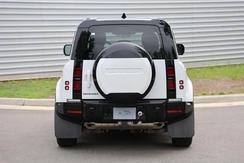 Fuji White 2025 Land Rover Defender 110 P400 X-Dynamic SE