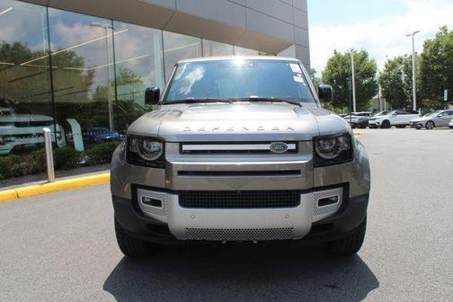 2025 Land Rover Defender 110 P400 S