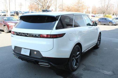 2026 Land Rover Range Rover Sport P360 SE