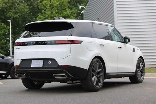 Fuji White 2026 Land Rover Range Rover Sport P360 SE