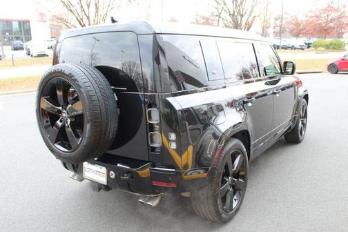 2024 Land Rover Defender P525 V8