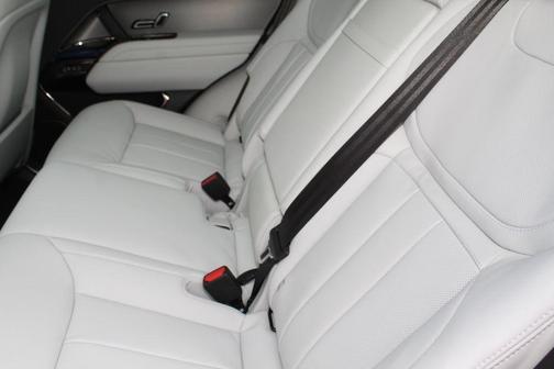 2026 Land Rover Range Rover Sport P360 SE