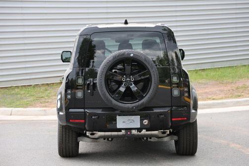 Santorini Black 2026 Land Rover Defender P400 X-Dynamic SE