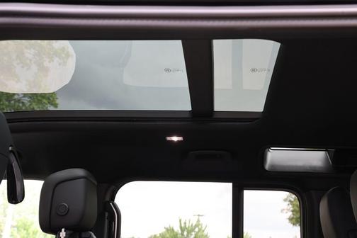 Santorini Black 2026 Land Rover Defender P400 X-Dynamic SE