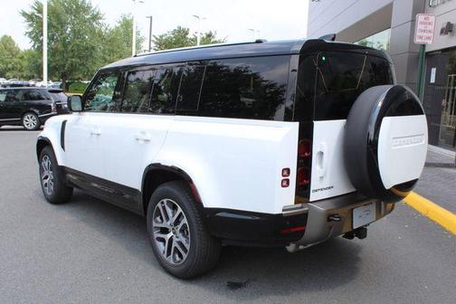 2025 Land Rover Defender 130 P400 X-Dynamic SE