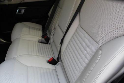 2025 Land Rover Discovery P360 Dynamic SE