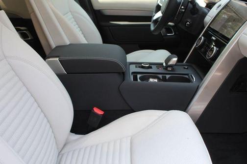 2025 Land Rover Discovery P360 Dynamic SE