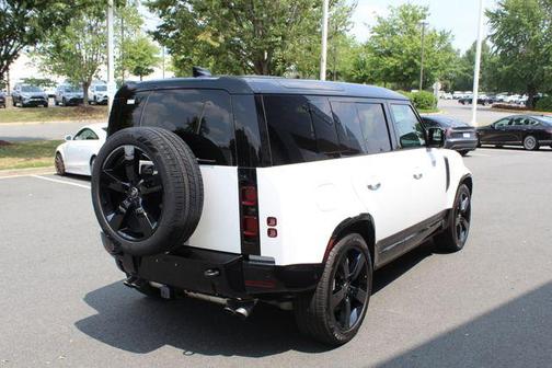 2025 Land Rover Defender P500 X-Dynamic SE