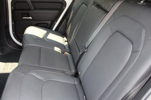 2025 Land Rover Defender P500 X-Dynamic SE