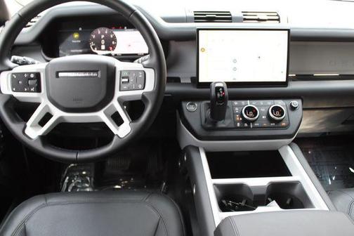 2025 Land Rover Defender P500 X-Dynamic SE