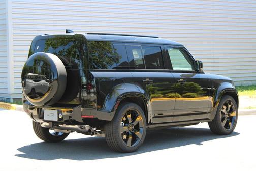 Santorini Black Metallic 2026 Land Rover Defender P400 X-Dynamic SE