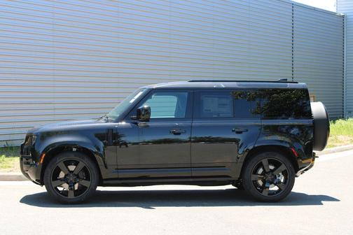 Santorini Black Metallic 2026 Land Rover Defender P400 X-Dynamic SE