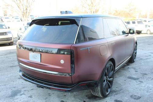 2026 Land Rover Range Rover P615 SV LWB