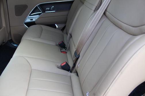 2026 Land Rover Range Rover P530 SE LWB 7 Seat