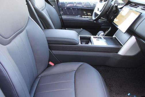 2026 Land Rover Range Rover P400 SE LWB 7 Seat