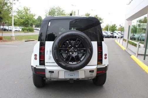 2025 Land Rover Defender 110 P400 S