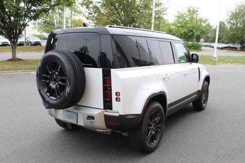 2025 Land Rover Defender 110 P400 S