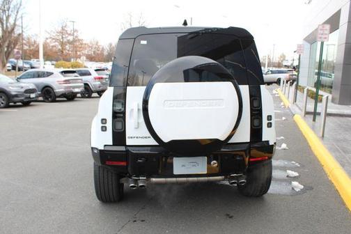 2026 Land Rover Defender 110 P525 V8