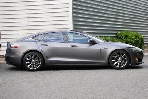 Gray Metallic 2015 Tesla Model S 85D