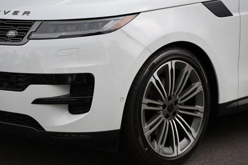 Fuji White 2026 Land Rover Range Rover Sport P360 SE