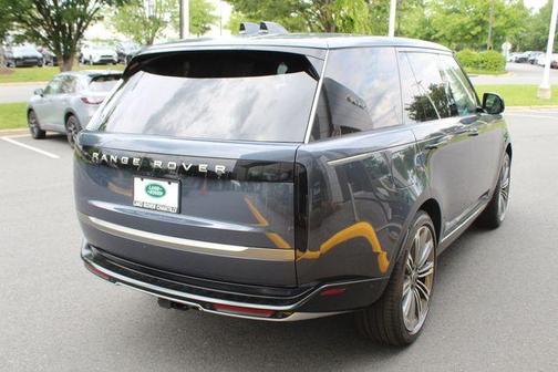 2025 Land Rover Range Rover P400 SE