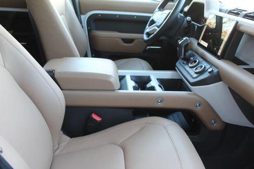 2025 Land Rover Defender P400 S