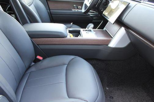 2026 Land Rover Range Rover P400 SE SWB