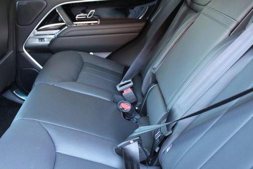 2025 Land Rover Range Rover P530 SE