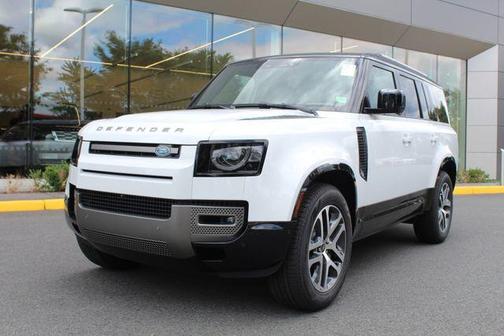 2025 Land Rover Defender 130 P400 X-Dynamic SE