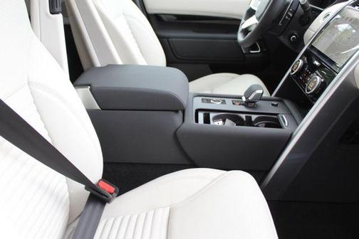 2025 Land Rover Discovery P300 S